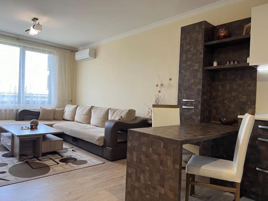 Cozy Apartment - Free Parking Plovdiv Exterior foto